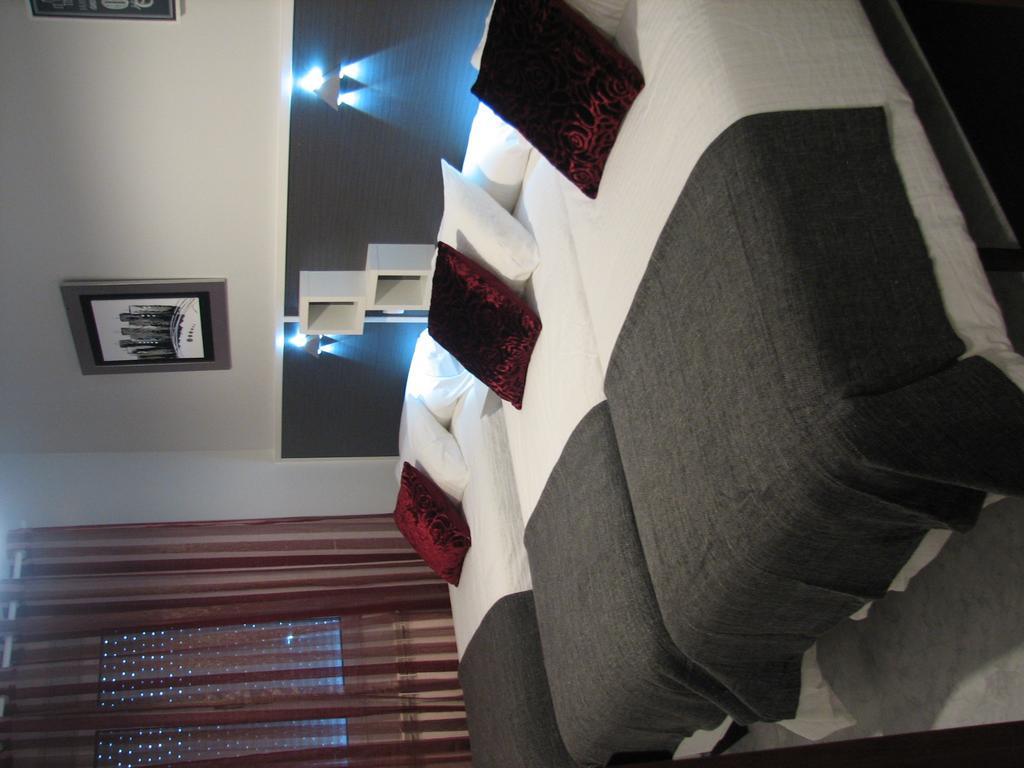 Hostal Meson Do Loyo Portomarin Room photo